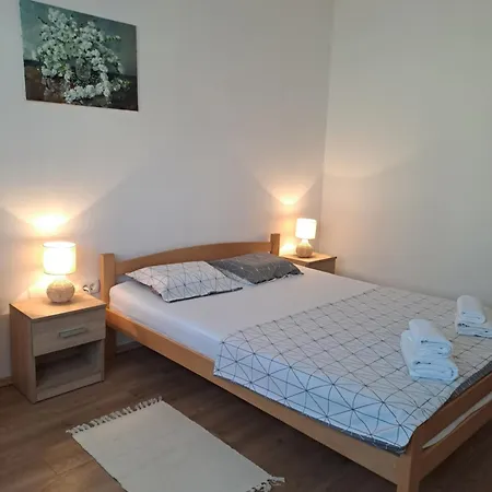 Apartamento Yulia Pula