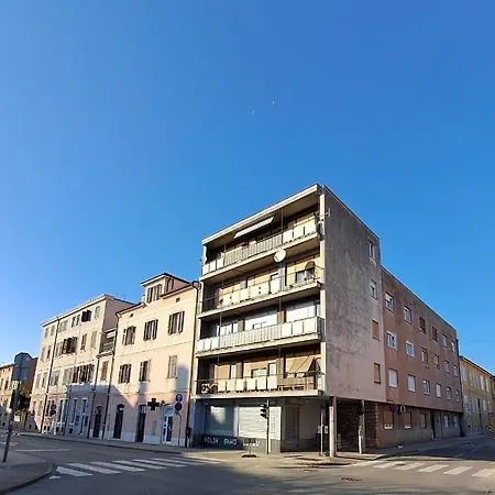 Yulia Apartment *